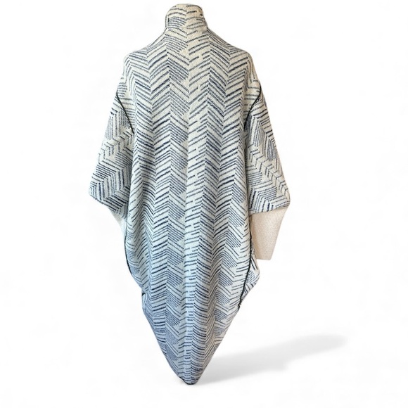 Max sport women’s S/M blue cream, oversize style cardigan - Picture 2 of 8